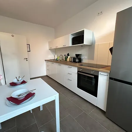 Apartment Premium Fuer Monteure Und Geschaeftsreisende : Vollausgestattet, Wifi & Washing *