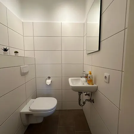 Premium Fuer Monteure Und Geschaeftsreisende : Vollausgestattet, Wifi & Washing